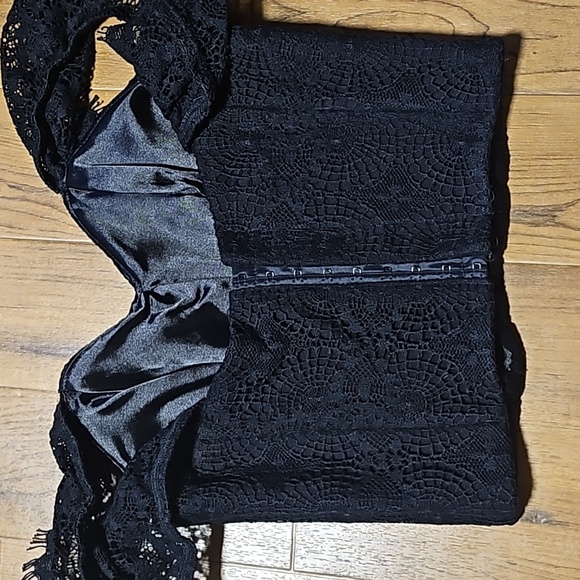 La Femme en Noir Southern Gothic Lace Bustier - Picture 9 of 13